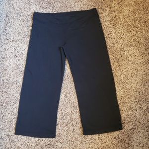 Black Lululemon athletic crop leggings size 10.
